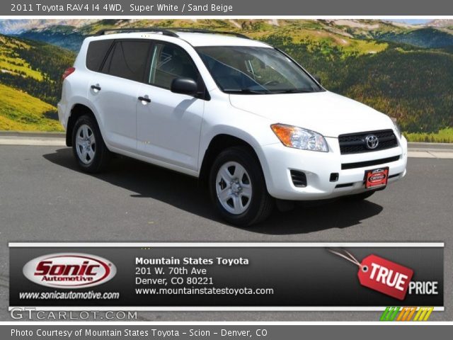 2011 Toyota RAV4 I4 4WD in Super White