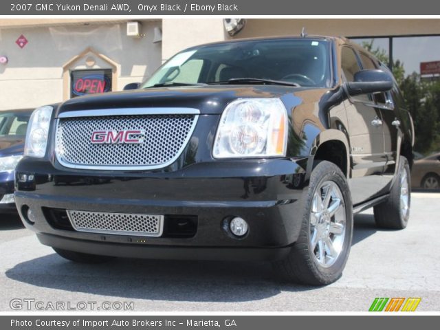2007 GMC Yukon Denali AWD in Onyx Black