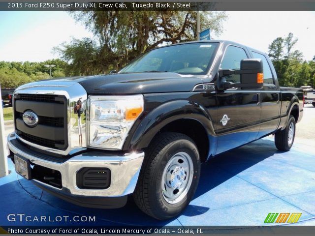 2015 Ford F250 Super Duty XL Crew Cab in Tuxedo Black