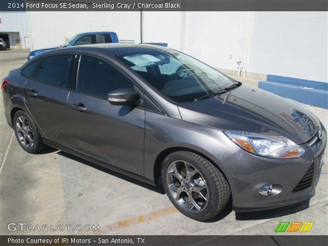 2014 Ford Focus SE Sedan in Sterling Gray