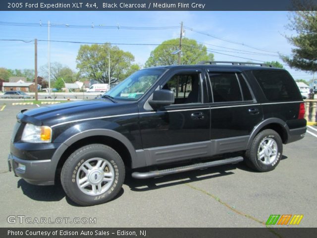 2005 Ford Expedition XLT 4x4 in Black Clearcoat