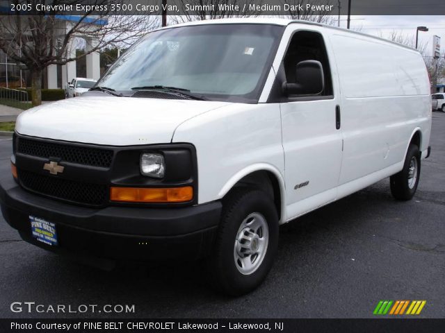 2005 Chevrolet Express 3500 Cargo Van in Summit White