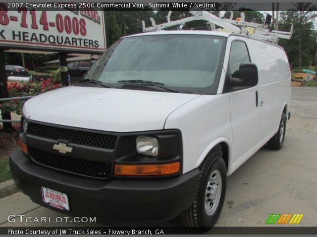 2007 Chevrolet Express 2500 Commercial Van in Summit White