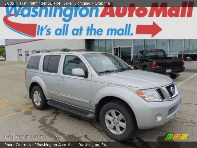 2009 Nissan Pathfinder SE 4x4 in Silver Lightning