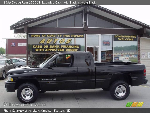 1999 Dodge Ram 1500 ST Extended Cab 4x4 in Black