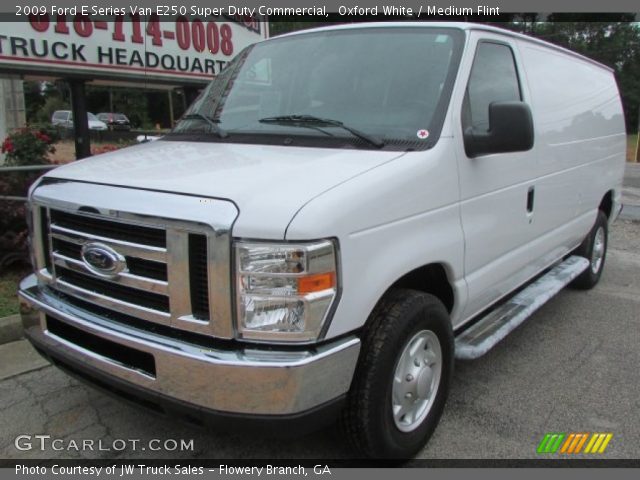 2009 Ford E Series Van E250 Super Duty Commercial in Oxford White