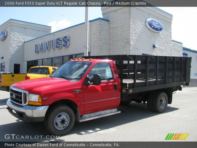 2000 Ford F350 Super Duty XLT Regular Cab Chassis in Red