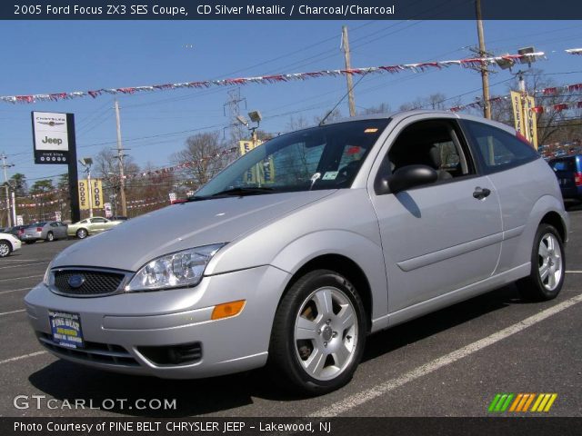 2005 Ford Focus ZX3 SES Coupe in CD Silver Metallic