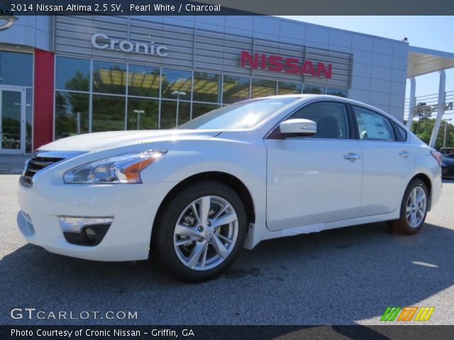 2014 Nissan Altima 2.5 SV in Pearl White