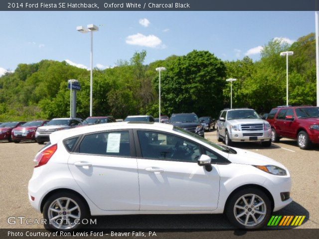 2014 Ford Fiesta SE Hatchback in Oxford White