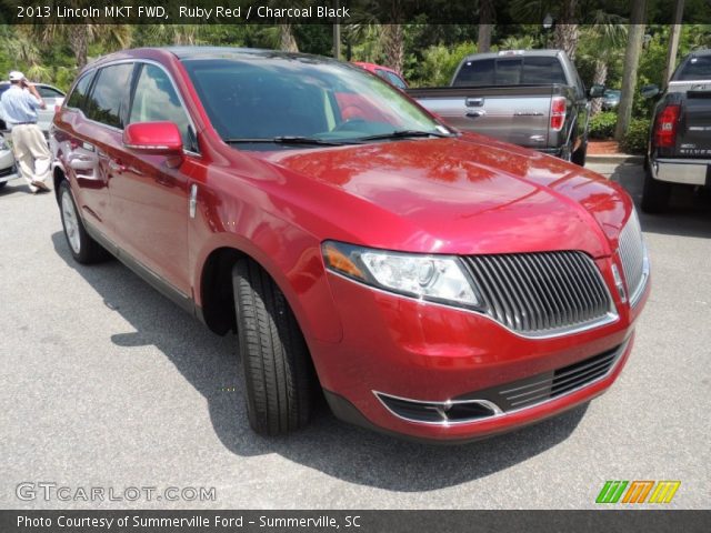 2013 Lincoln MKT FWD in Ruby Red