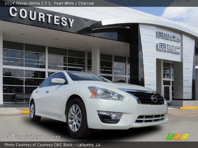 2014 Nissan Altima 2.5 S in Pearl White