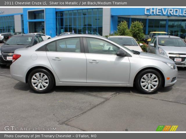 2011 Chevrolet Cruze LS in Silver Ice Metallic