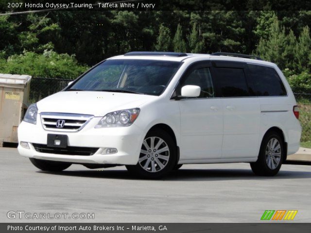 2007 Honda Odyssey Touring in Taffeta White