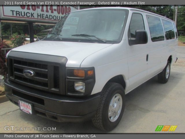2011 Ford E Series Van E350 XL Extended Passenger in Oxford White