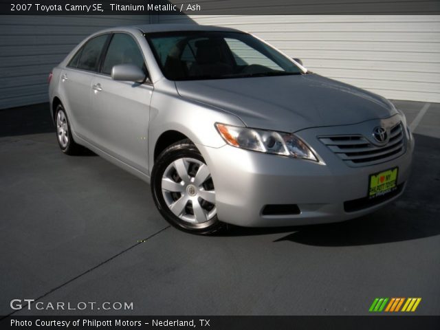 2007 Toyota Camry SE in Titanium Metallic