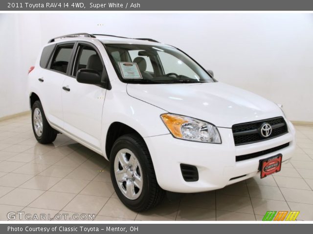 2011 Toyota RAV4 I4 4WD in Super White