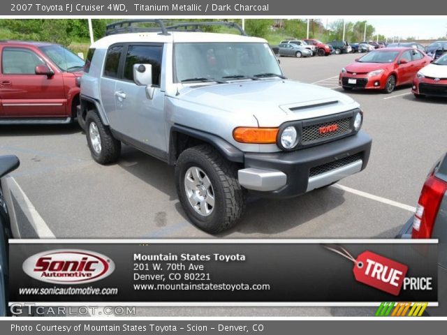 2007 Toyota FJ Cruiser 4WD in Titanium Metallic