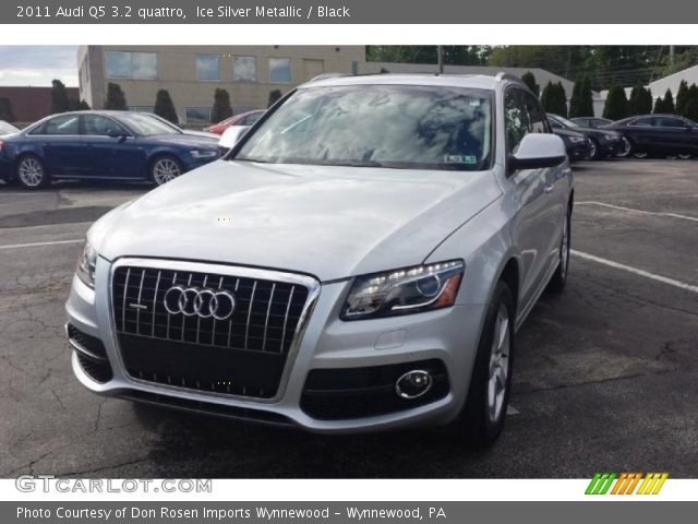 2011 Audi Q5 3.2 quattro in Ice Silver Metallic