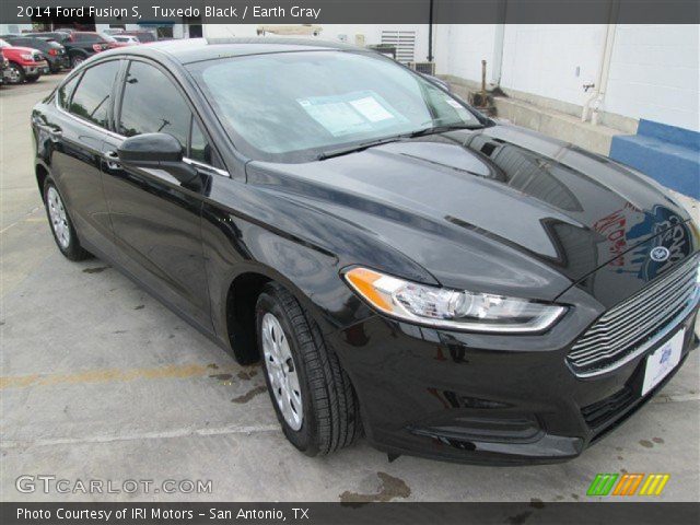 2014 Ford Fusion S in Tuxedo Black