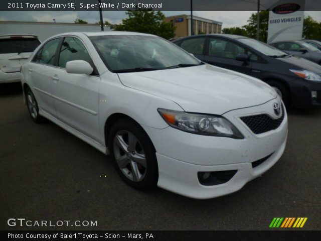 2011 Toyota Camry SE in Super White