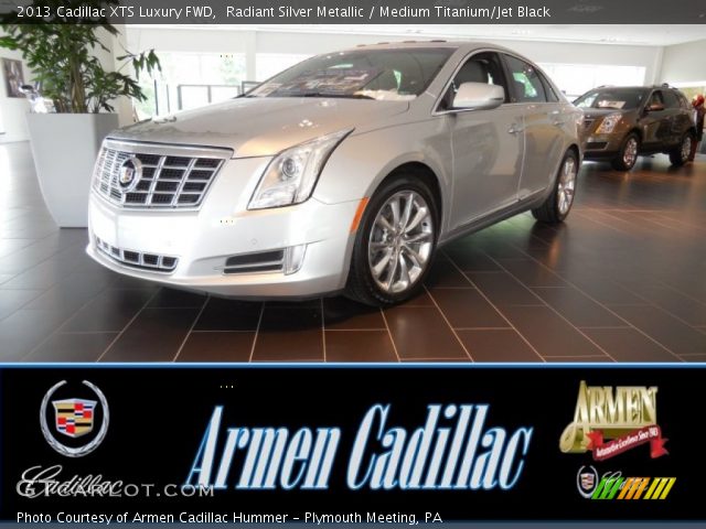 2013 Cadillac XTS Luxury FWD in Radiant Silver Metallic
