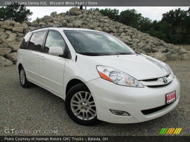 2009 Toyota Sienna XLE in Blizzard White Pearl