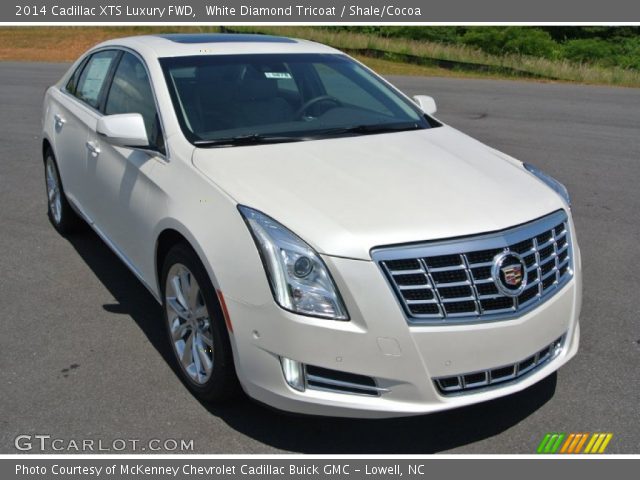 2014 Cadillac XTS Luxury FWD in White Diamond Tricoat