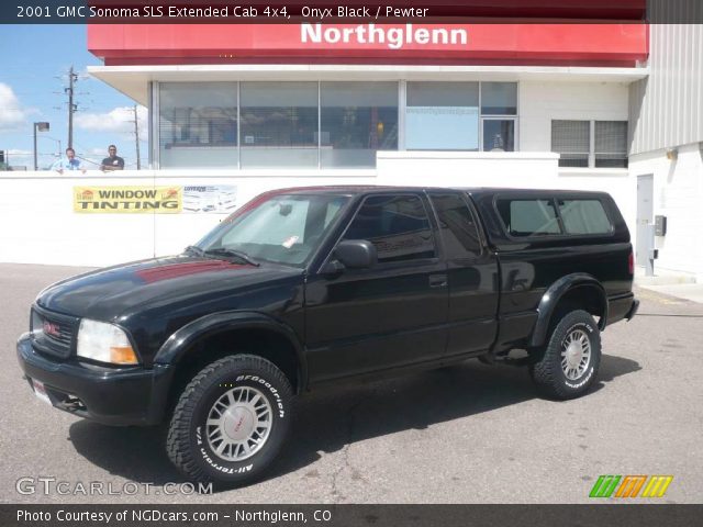 2001 GMC Sonoma SLS Extended Cab 4x4 in Onyx Black