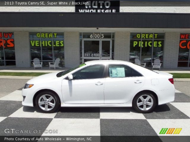 2013 Toyota Camry SE in Super White