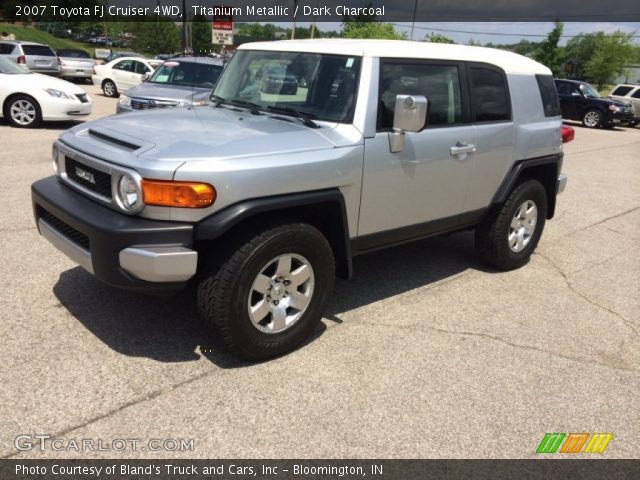 2007 Toyota FJ Cruiser 4WD in Titanium Metallic
