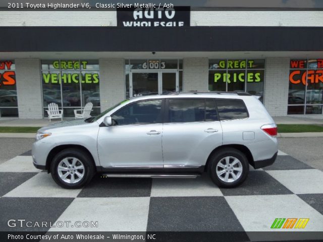 2011 Toyota Highlander V6 in Classic Silver Metallic