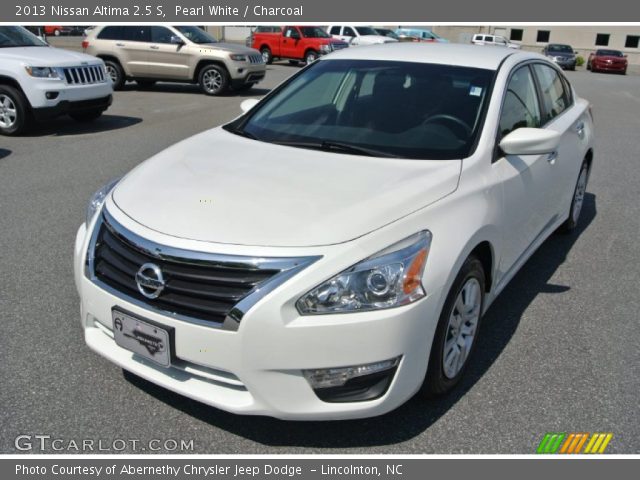 2013 Nissan Altima 2.5 S in Pearl White