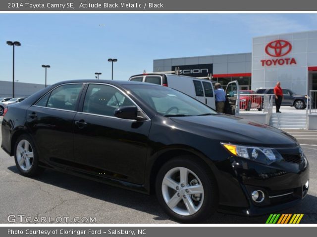 2014 Toyota Camry SE in Attitude Black Metallic