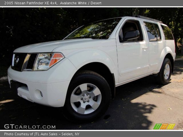 2005 Nissan Pathfinder XE 4x4 in Avalanche White