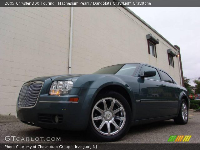 2005 Chrysler 300 Touring in Magnesium Pearl