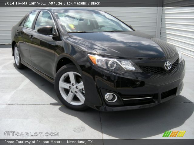 2014 Toyota Camry SE in Attitude Black Metallic