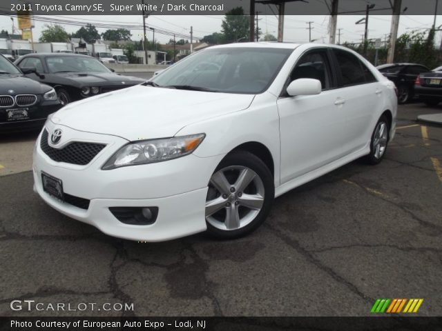 2011 Toyota Camry SE in Super White
