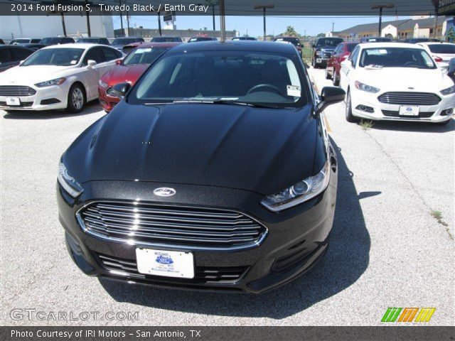 2014 Ford Fusion S in Tuxedo Black