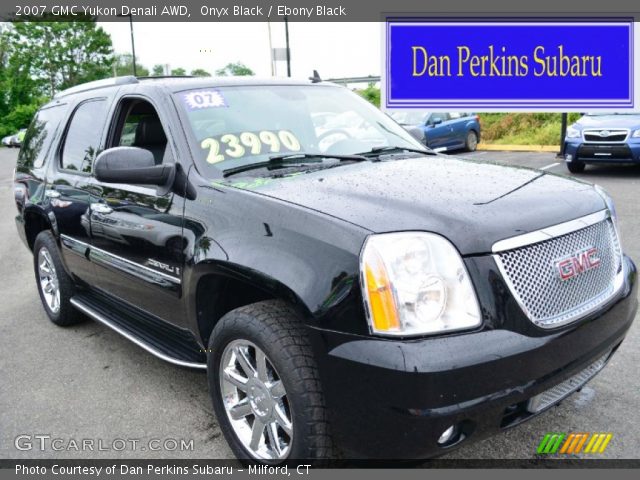 2007 GMC Yukon Denali AWD in Onyx Black