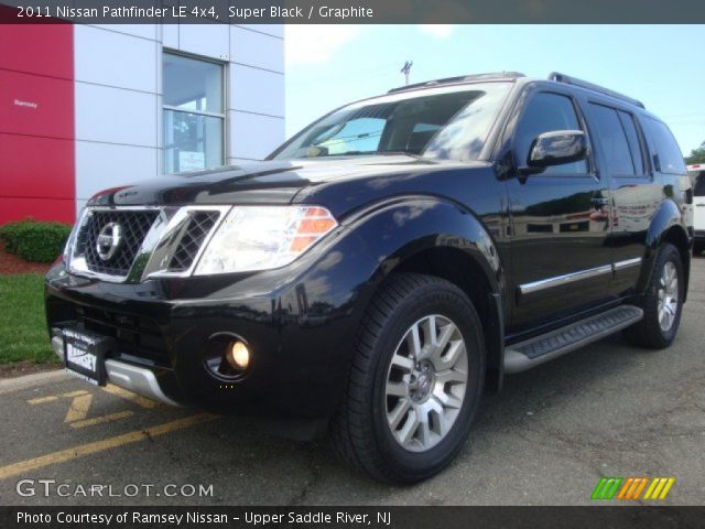 2011 Nissan Pathfinder LE 4x4 in Super Black