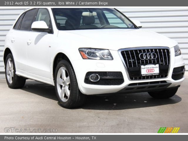 2012 Audi Q5 3.2 FSI quattro in Ibis White