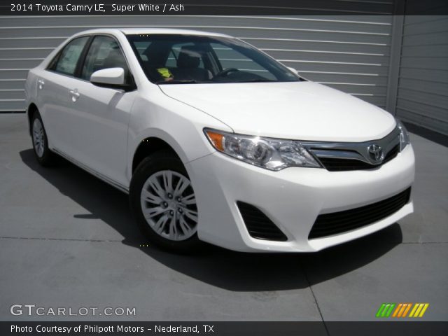 2014 Toyota Camry LE in Super White