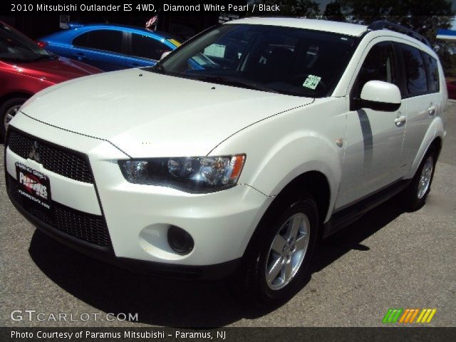 2010 Mitsubishi Outlander ES 4WD in Diamond White Pearl