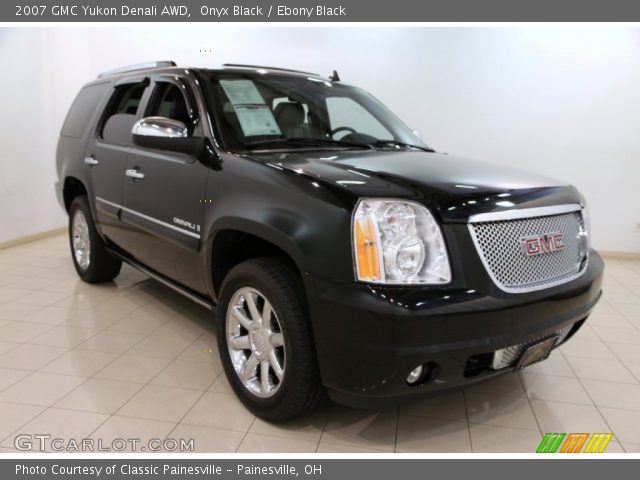 2007 GMC Yukon Denali AWD in Onyx Black