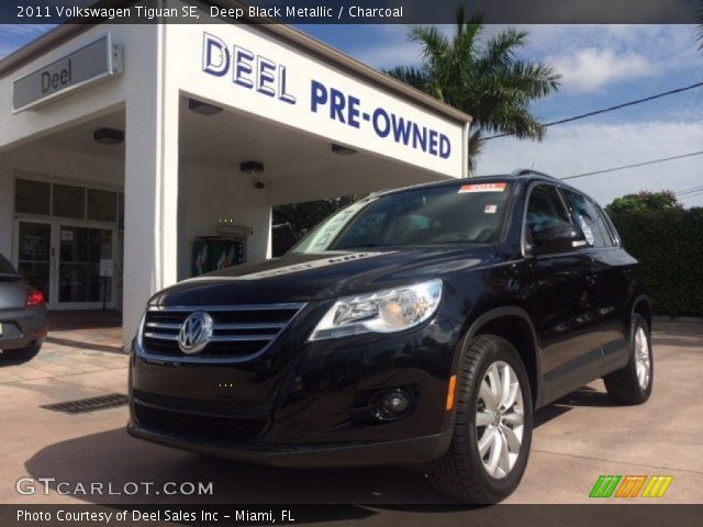 2011 Volkswagen Tiguan SE in Deep Black Metallic