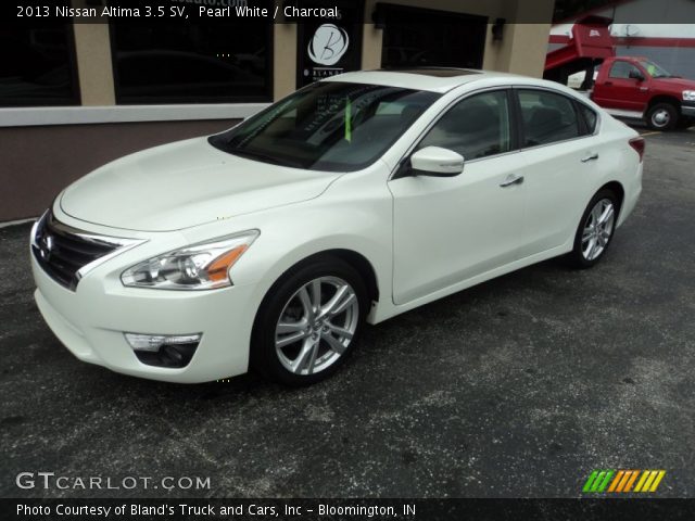 2013 Nissan Altima 3.5 SV in Pearl White