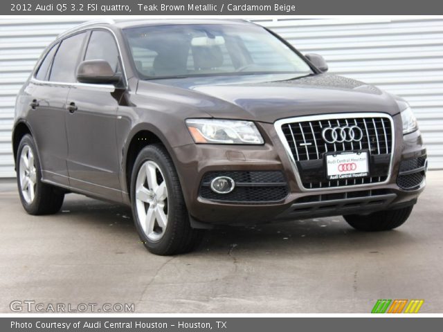 2012 Audi Q5 3.2 FSI quattro in Teak Brown Metallic