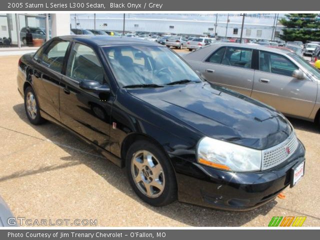 2005 Saturn L Series L300 Sedan in Black Onyx