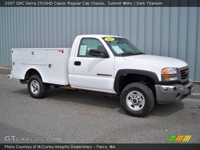 2007 GMC Sierra 2500HD Classic Regular Cab Chassis in Summit White